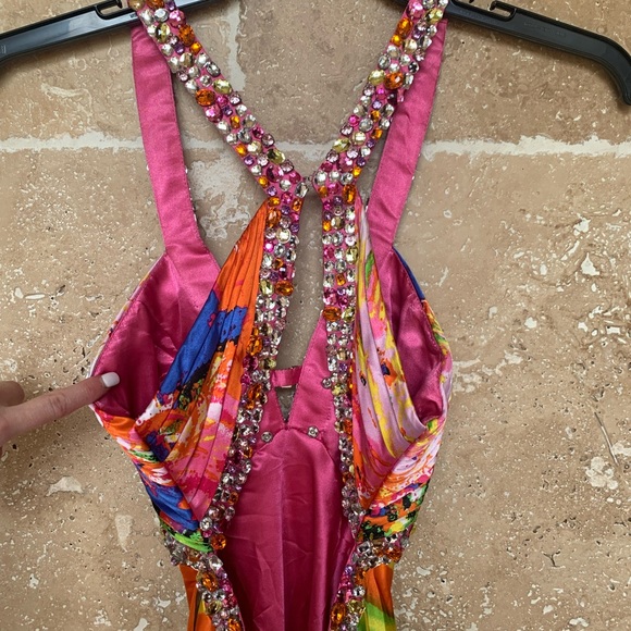 Formal Dress - Picture 4 of 7